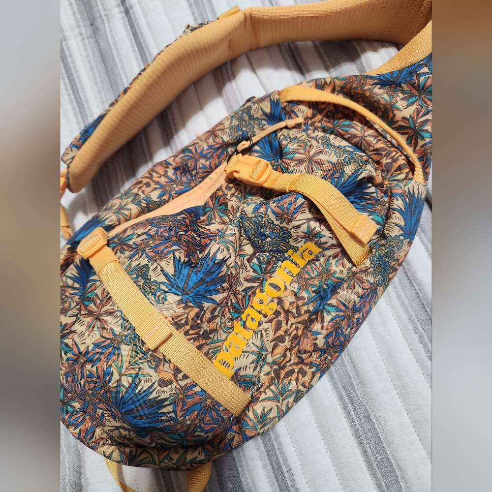 Patagonia Sling Backpack - Yellow/Blue